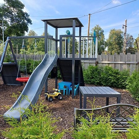 Green Garden & Private Parking Apartments With Playground Riga Exterior foto